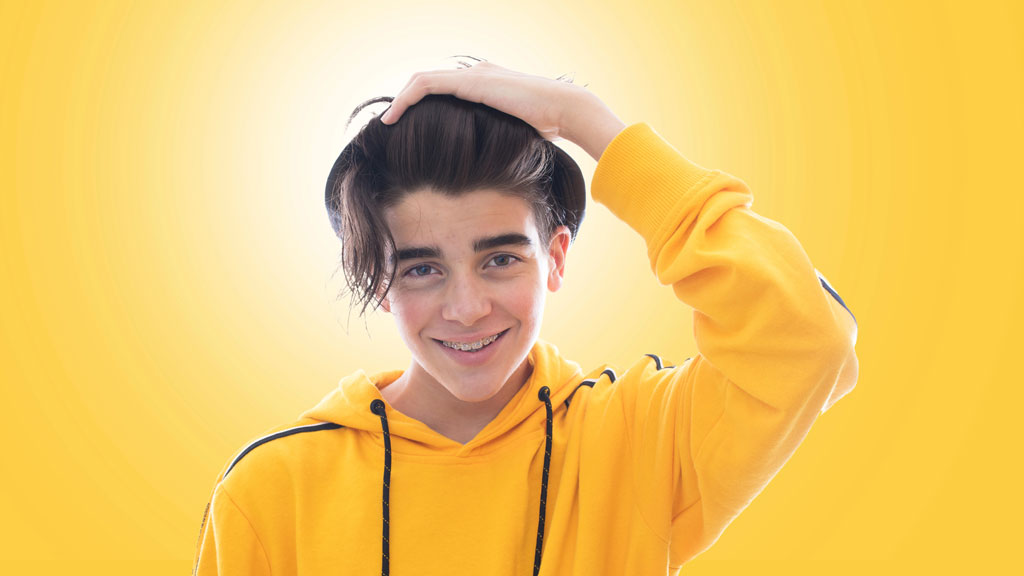 Frisur mit langem Deckhaar