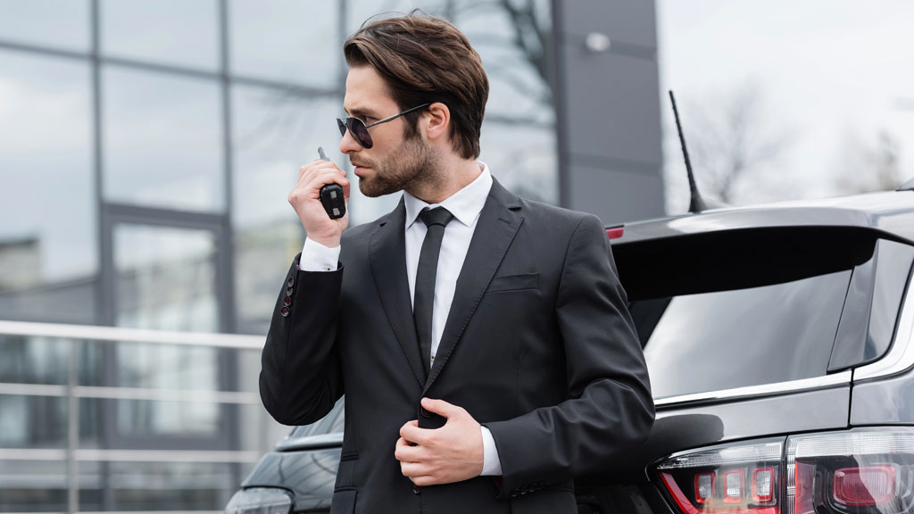 Personenschützer mit Sicherheitskrawatte